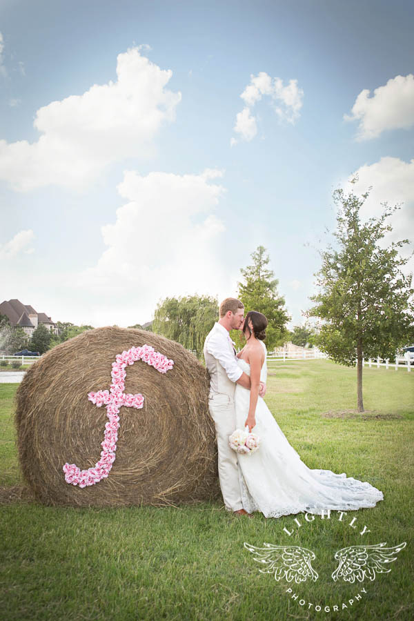 WeddingPhotography-Private-Residence-Lightly-Photography-Mansfield-Texas-Outdoor-Wedding-Amanda-McCollum-Candice-David-0032
